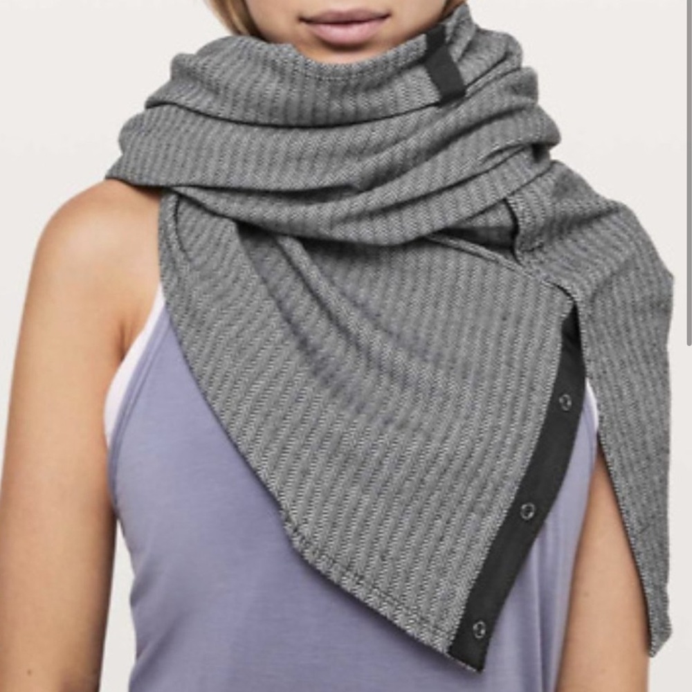 Lululemon Vinyasa Infinity Scarf